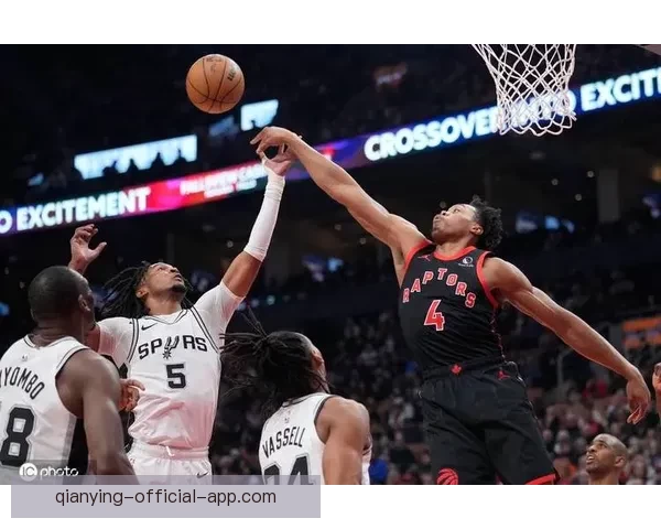 纳什见证太阳大胜猛龙止步五连败 布克25分巴恩斯高效9中8表现抢眼